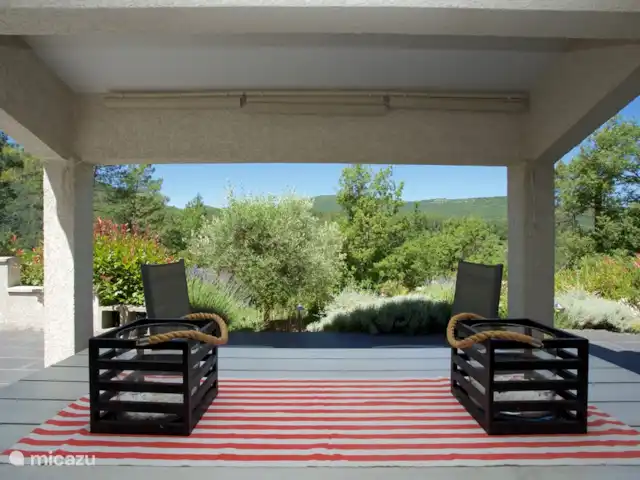 Villa Comfort en Francia, Gard, Molières-sur-Cèze - villa terraza cubierta