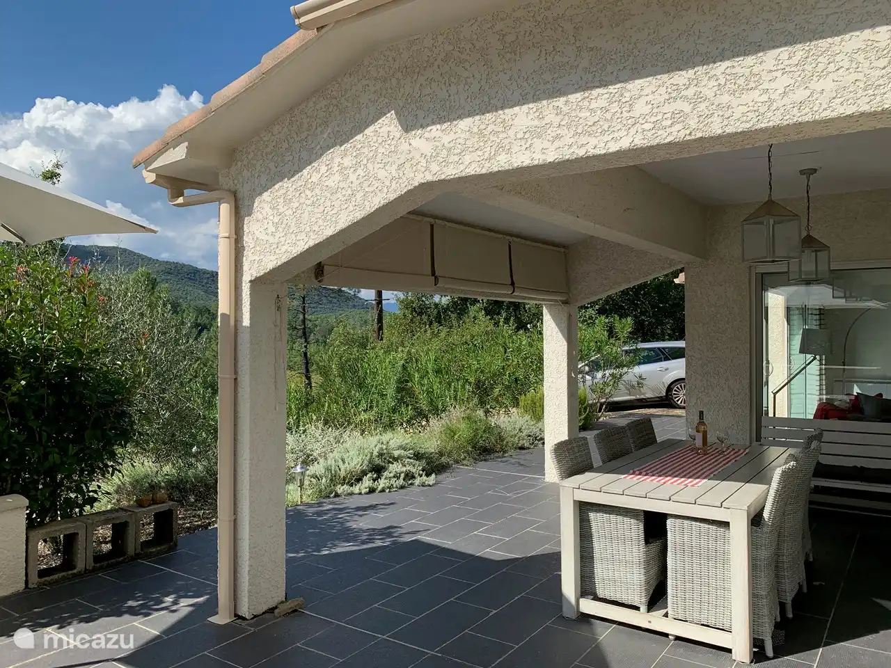 Überdachte Terrasse