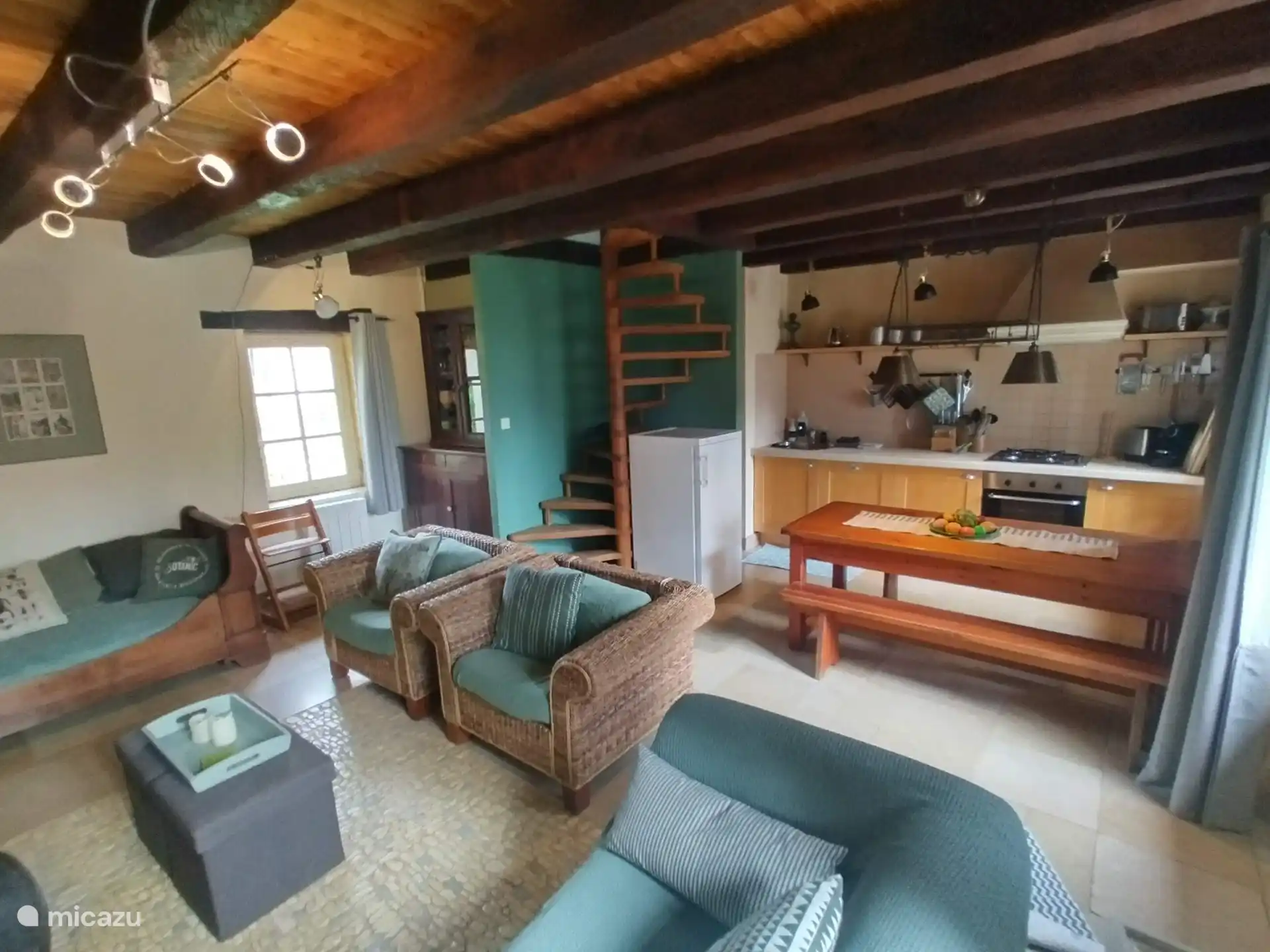 Wohnzimmer und Essbereich