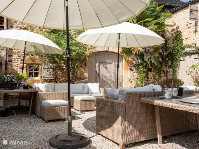 casa vacacional en Francia, Dordoña, Simeyrols – Lo Cretsou Patio (wifi+café)