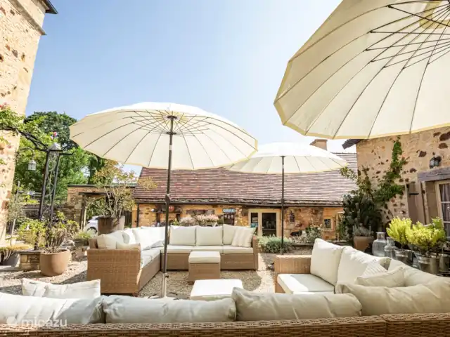 casa vacacional en Francia, Dordoña, Simeyrols – Lo Cretsou Patio (wifi+café)