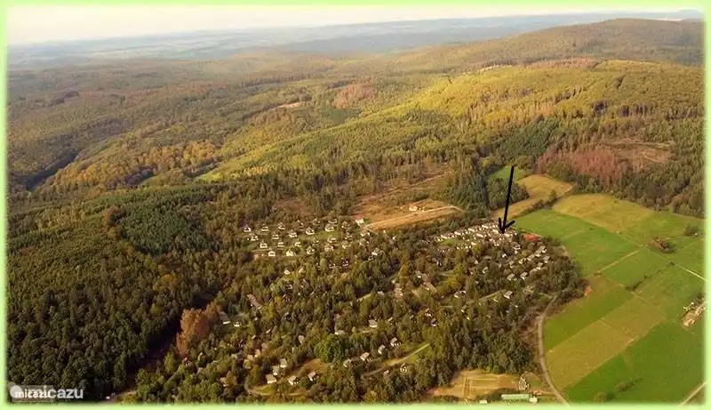 Luftbild des Dorfes.