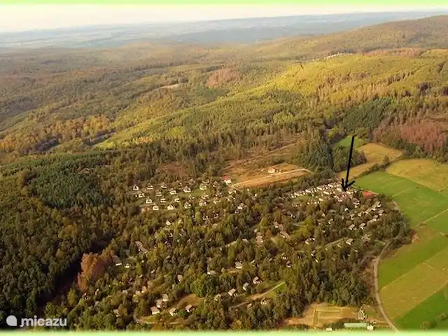 Location de Vacances Allemagne, Sauerland, Frankenau, maison de vacances - Bienvenue : maison de luxe, sauna privé Vue aérienne du village.