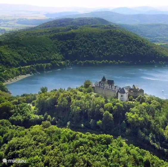 Schloss Waldeck hoch über dem Edersee