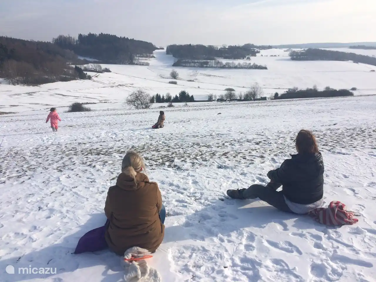 50 Meter vom Haus entfernt befindet sich ein herrlicher Rutschhang.