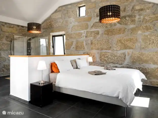 Ruime slaapkamer, badk, keuken op 1e huren in Portugal, Viseu, Tondela - appartement De slaapkamer op de 1e etage