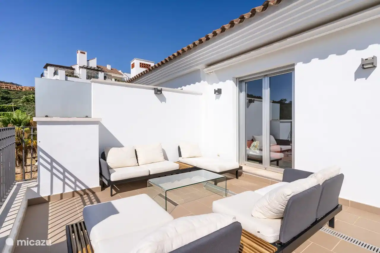 Eine Seite der Terrasse 