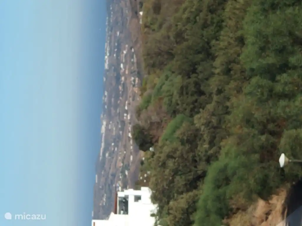 Die Grüne Partei der Unesco, der Elveria-Hügel und das Meer 