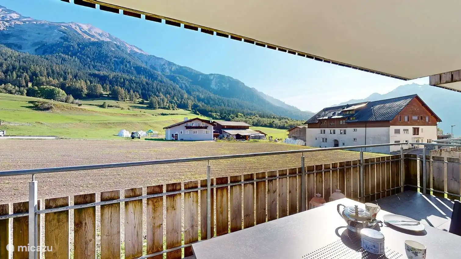 Prachtig, rustig uitzicht op de bergen