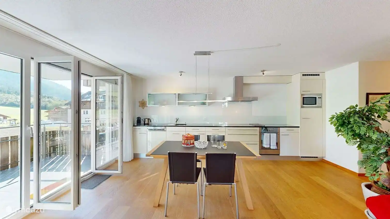 Moderne keuken van alle gemakken voorzien