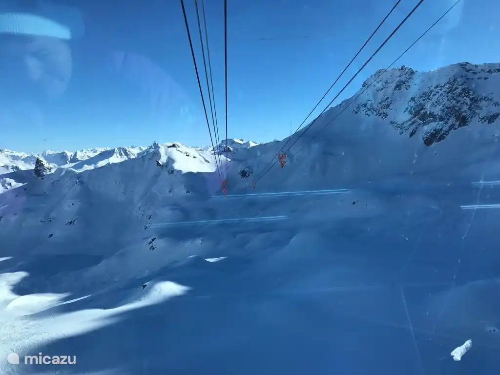 Met de gondel van en naar Arosa