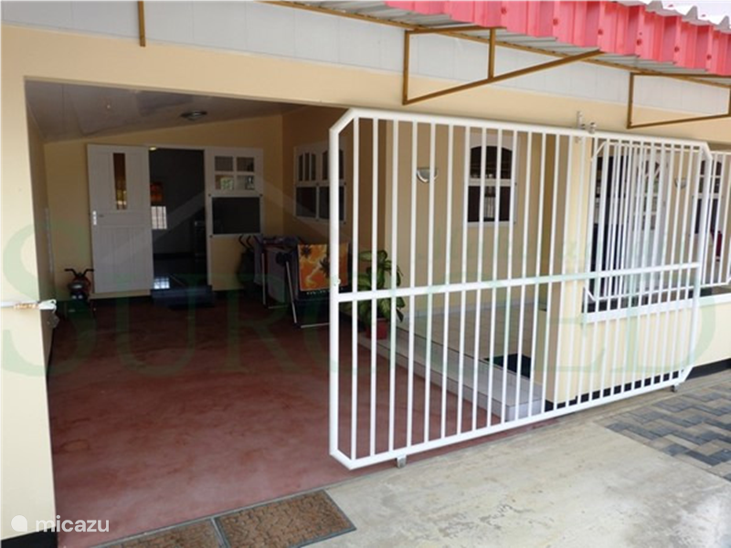 Casa vacacional Suriname, Commewijne, Mariënburg  Bungaló Saampies