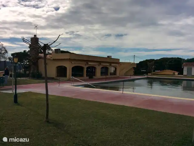 villa en España, Costa Brava, Santa Cristina d'Aro – El Carrilet, Santa Cristina d'Aro Restaurante y piscina para residentes e invitados.