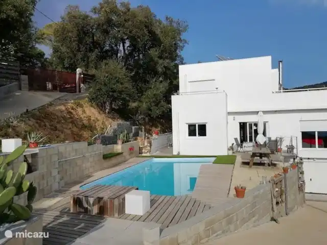 villa en España, Costa Brava, Santa Cristina d'Aro – El Carrilet, Santa Cristina d'Aro Entrada de vehículos, terraza, piscina