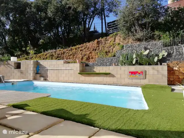 villa en España, Costa Brava, Santa Cristina d'Aro – El Carrilet, Santa Cristina d'Aro Terraza, camino de entrada, piscina 4 x 8 m
