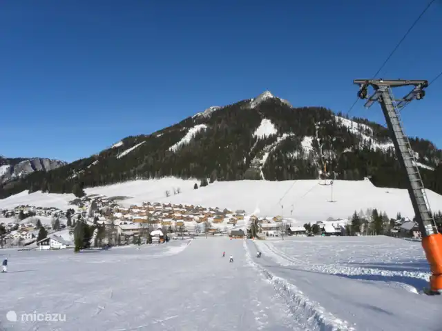 chalet en Austria, Estiria, Hohentauern – Chalet Edelweiss Chaletpark Hohentauern vista desde Tauernabfahrt
