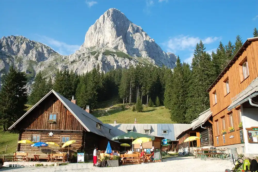 Oberst Klinke hutte (1486m) in Kaiserau