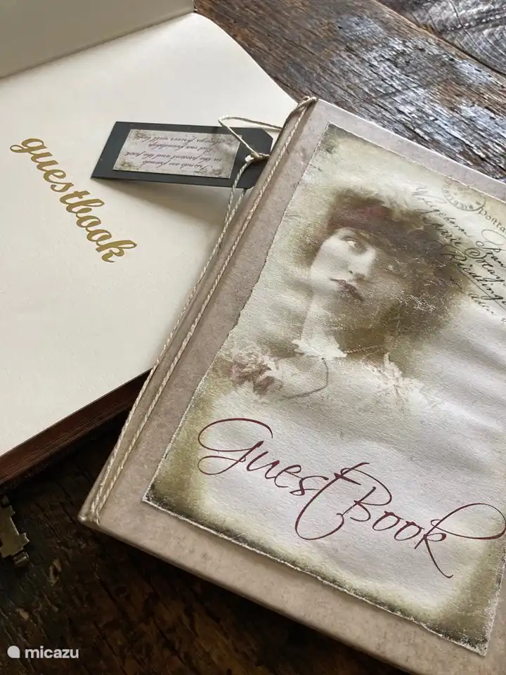 Altes und volles Gästebuch