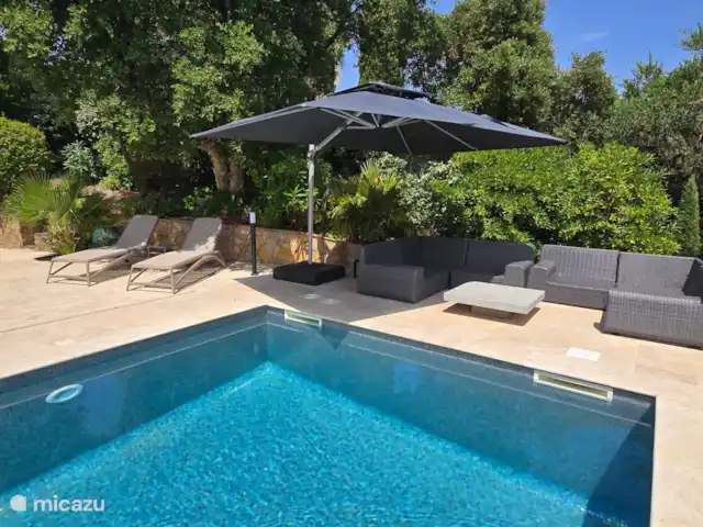 Villa Savoir Vivre vue mer | France, Côte d'Azur, Les Issambres - villa Coin salon piscine