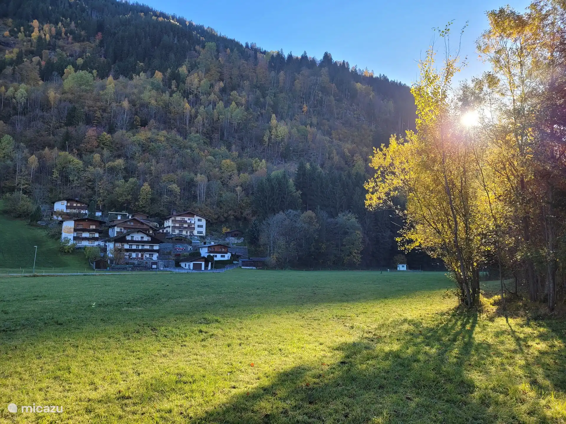 La casa de vacaciones Spieljochblick se encuentra en las afueras de Hart, en un callejón sin salida con un pequeño número de vecinos austriacos sin hoteles / bares