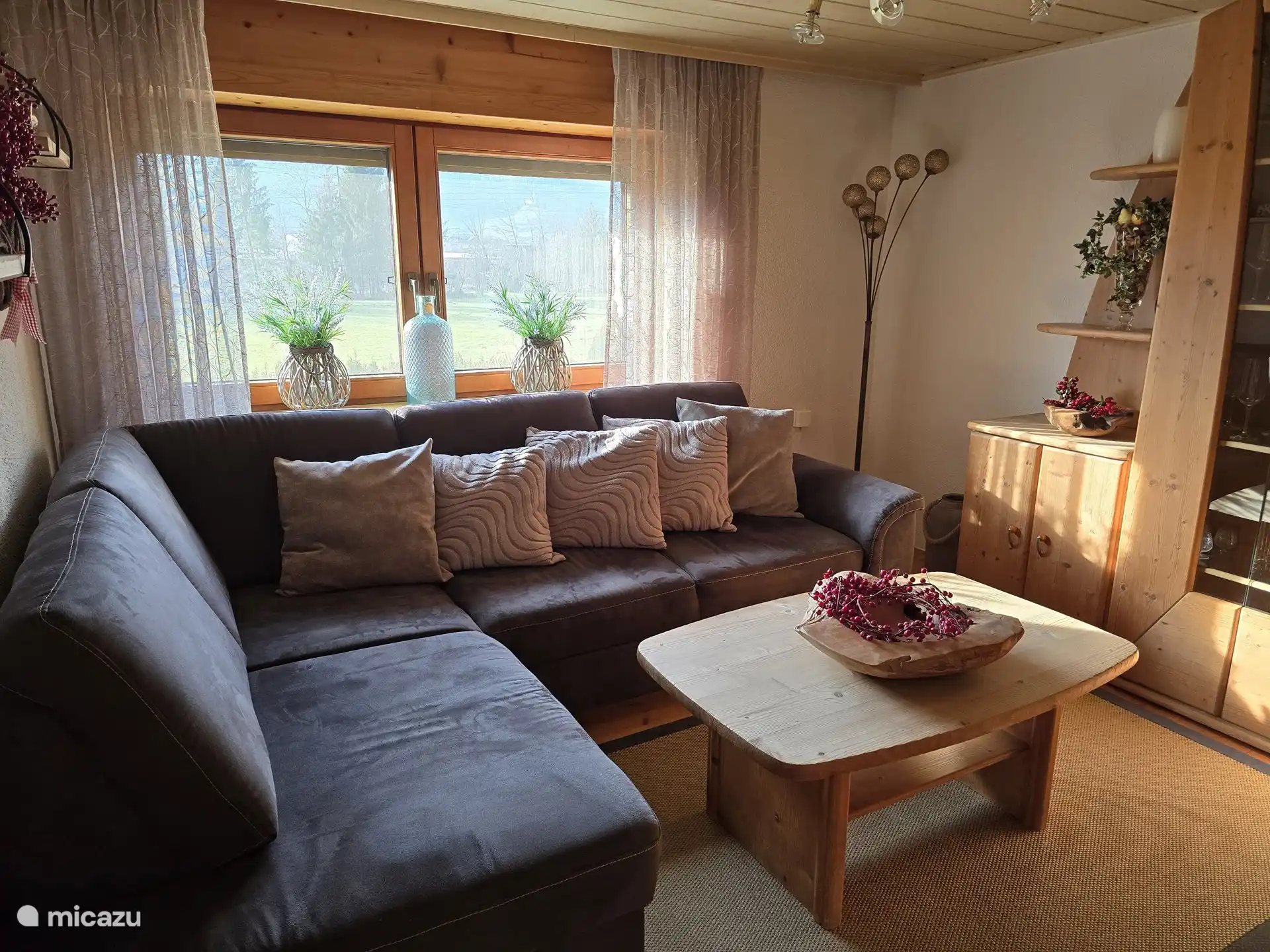 Acogedor salón con preciosas vistas a la montaña