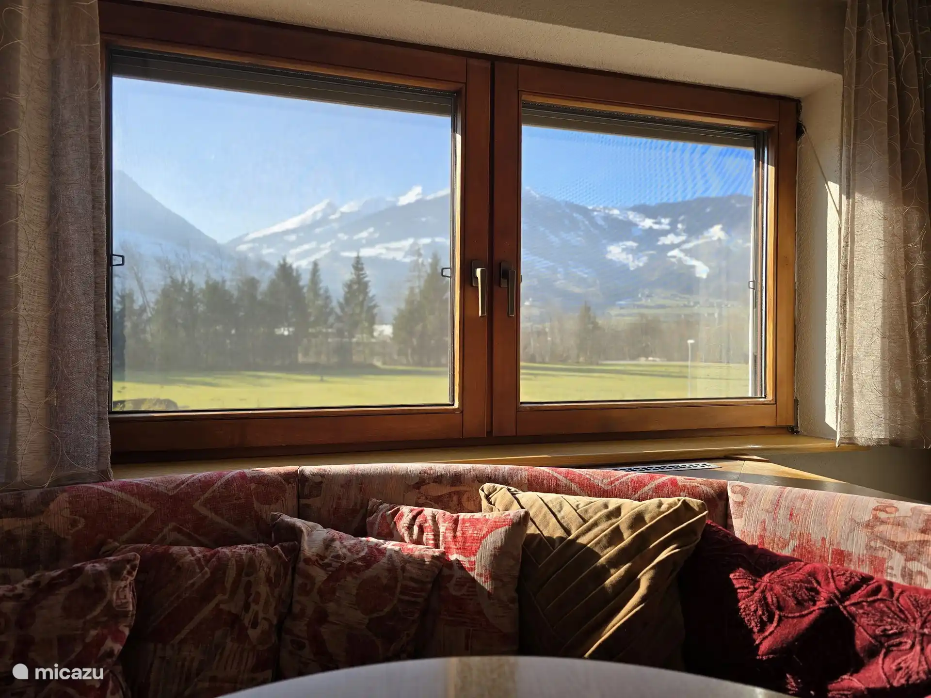 Vista de la pista de Spieljoch desde la acogedora zona de estar de la cocina