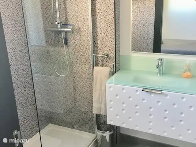 Playa de naturaleza acuática en España, Costa Blanca, La Mata - apartamento Baño en suite