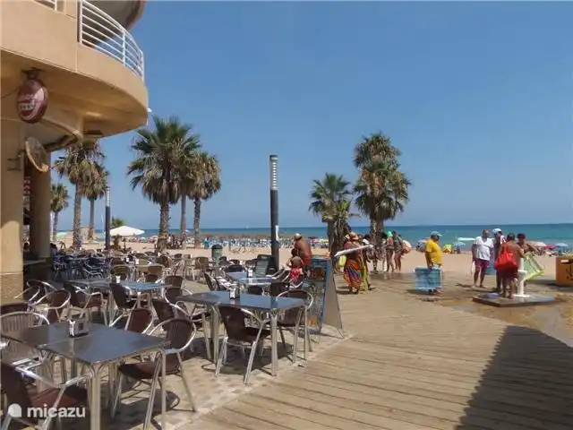 Playa de naturaleza acuática en España, Costa Blanca, La Mata - apartamento En la esquina del bulevar agradable.