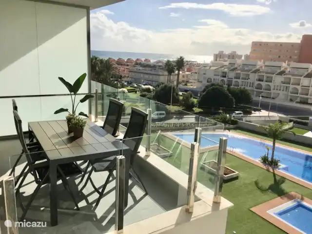 Playa de naturaleza acuática en España, Costa Blanca, La Mata - apartamento Su amplio balcón orientado al sur con una hermosa vista.