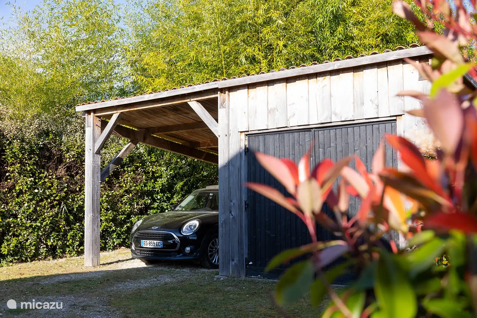 Carport en garage (evt voor fietsen)