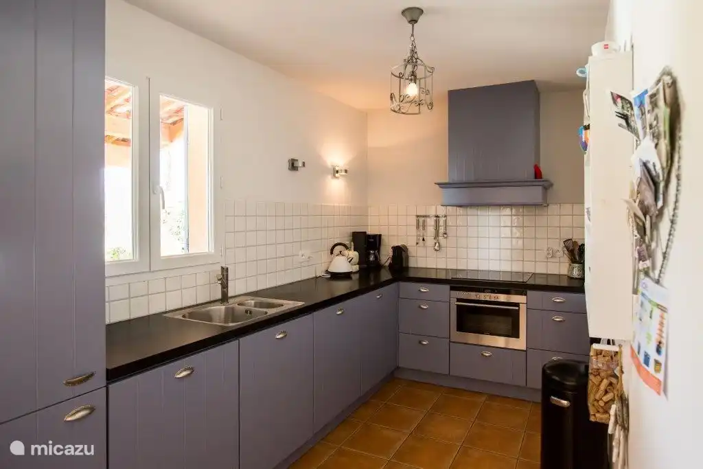 moderne keuken met alle comfort