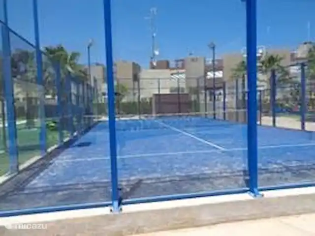 Penthouse de luxe, Varudi 4.23 | Espagne, Costa Blanca, Torrevieja - penthouse Terrain de tennis dans la résidence.