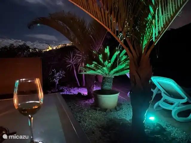 Vue de la casa la nuit