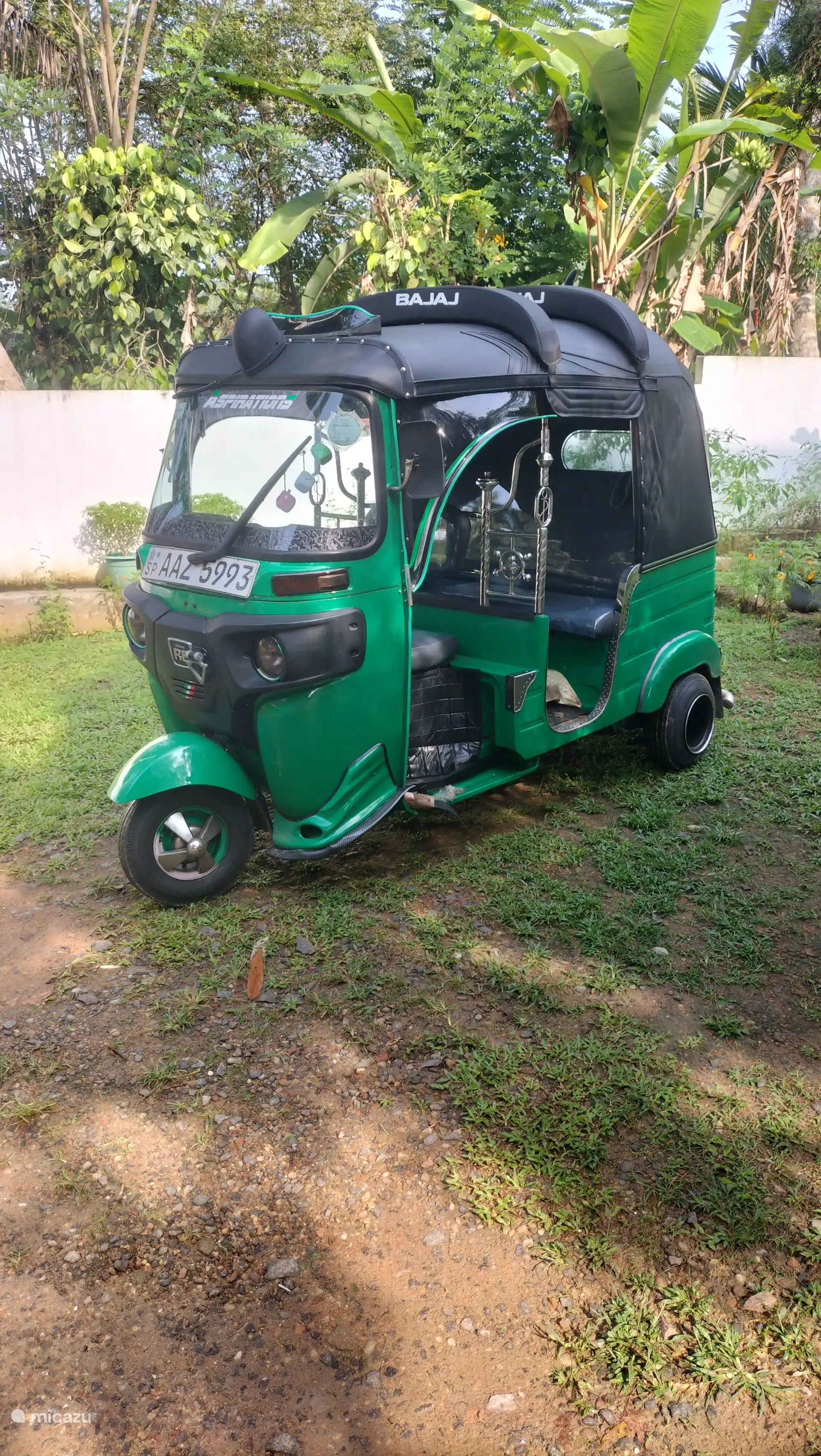Un tuk-tuk est disponible pour le transport (moyennant un petit supplément)