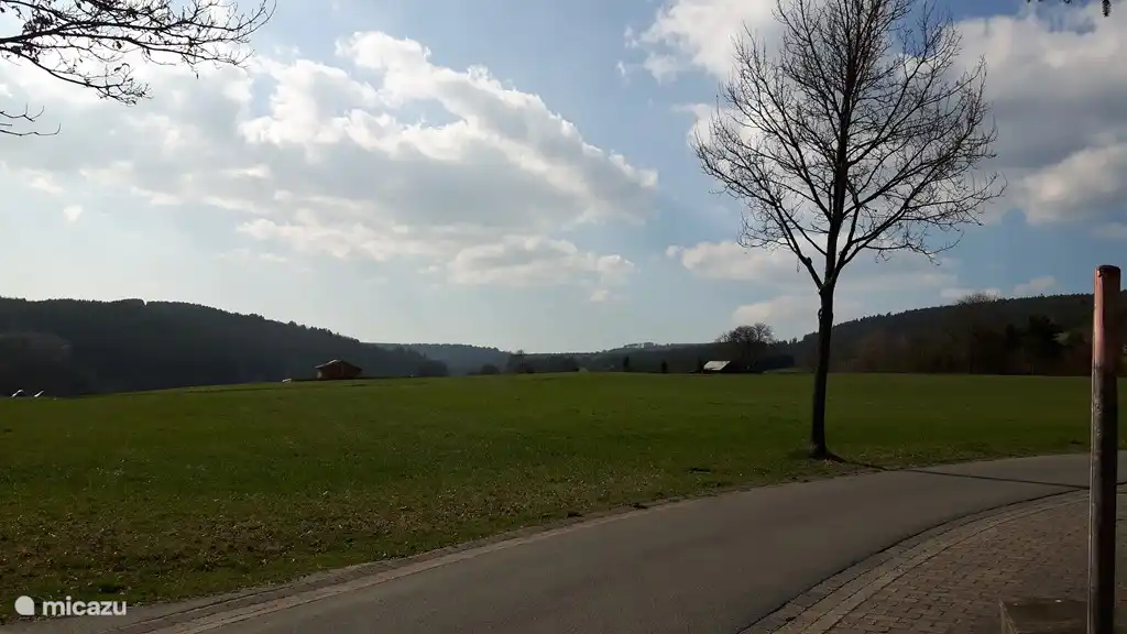 La vista al lado del apartamento.