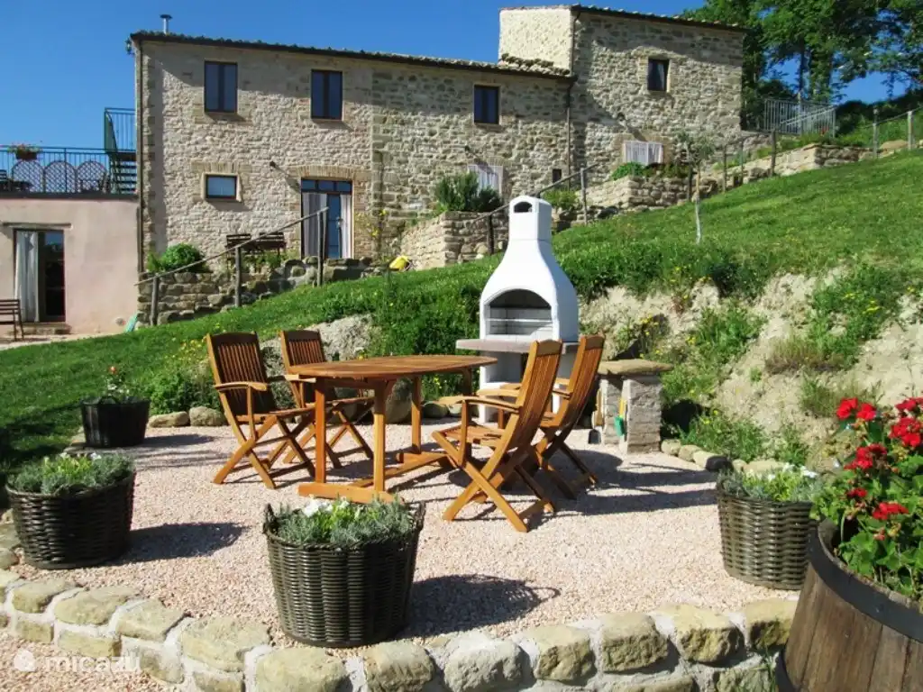 Terrasse Seite des Hauses