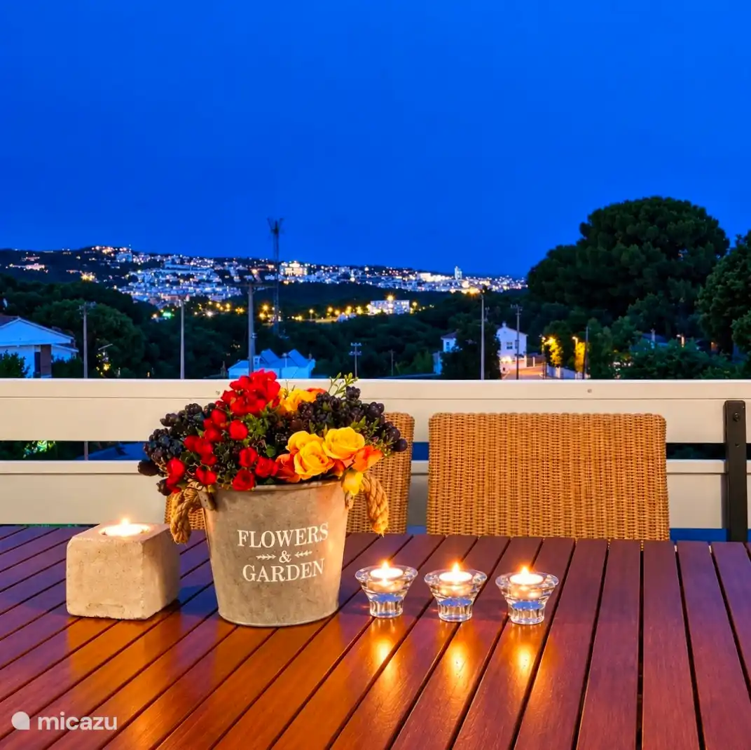 Balcon view by night!