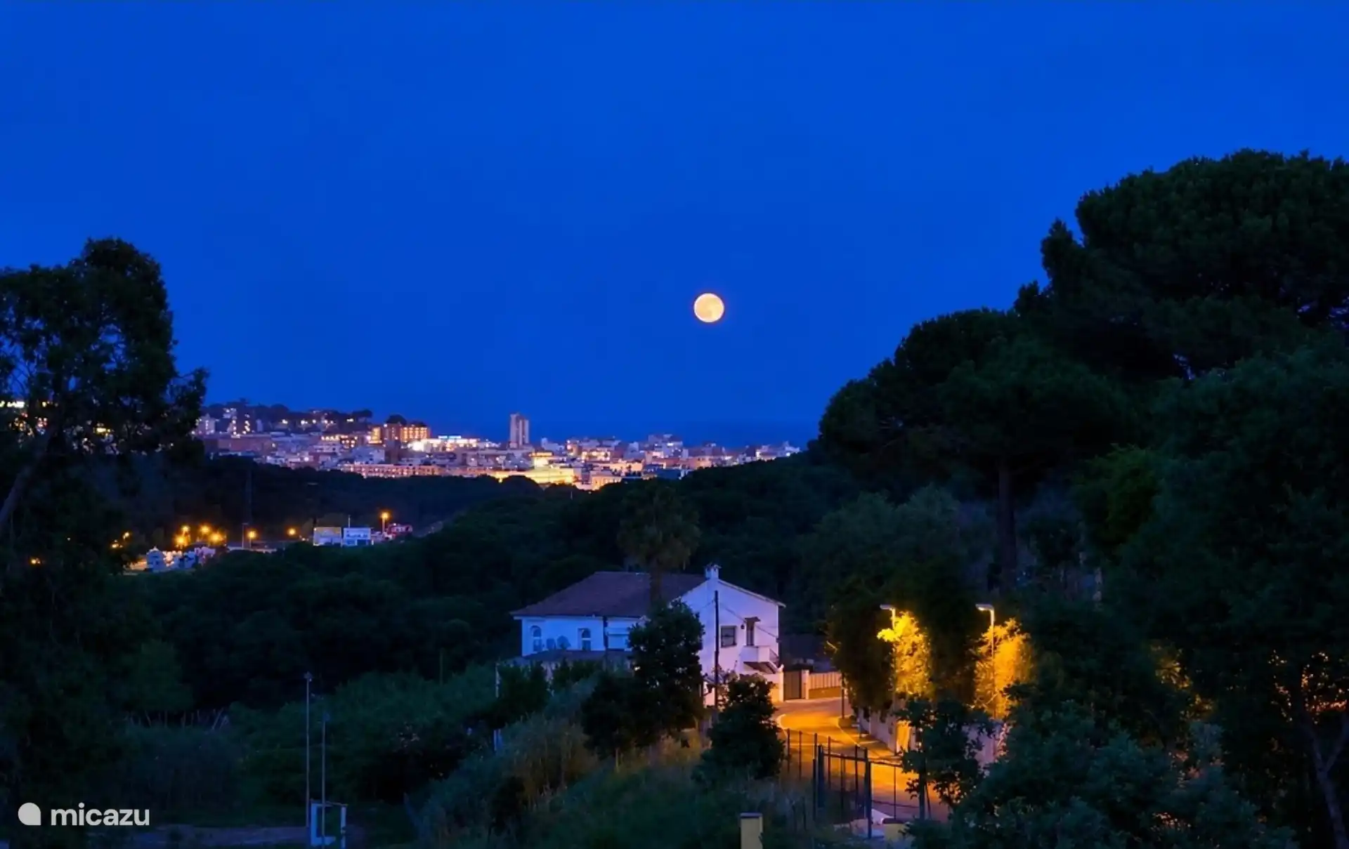 Vanaf het balcon,Lloret bij nacht.