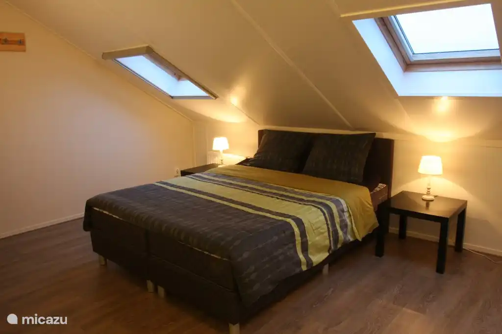 2 Schlafzimmer mit Doppelbett (1. Stock) Schlafzimmer 2