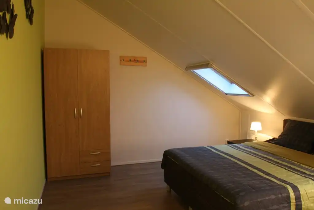 2 Schlafzimmer mit Doppelbett (1. Stock) Schlafzimmer 2