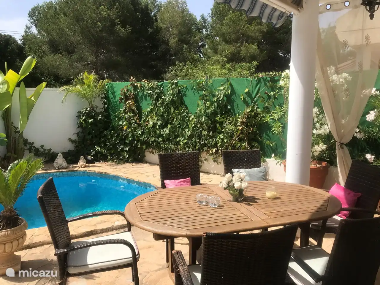 Südterrasse mit privatem Pool