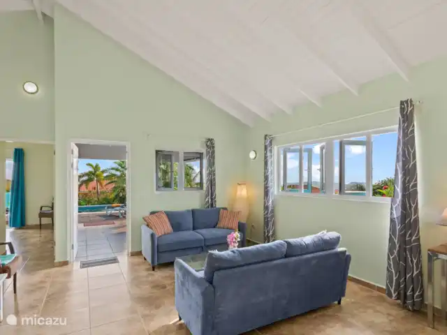 Cas Bon Bini - avec piscine | Curaçao, Banda Abou (ouest), Fontein - villa Deux canapés confortables vous invitent à vous attarder.