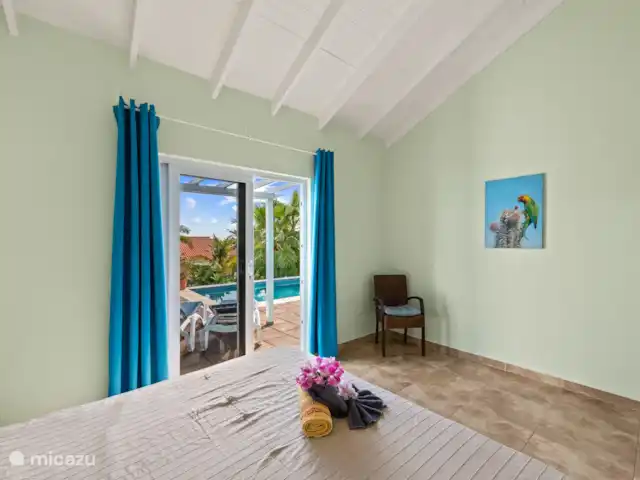 Cas Bon Bini - avec piscine | Curaçao, Banda Abou (ouest), Fontein - villa Chambre à l’avant de la piscine.
