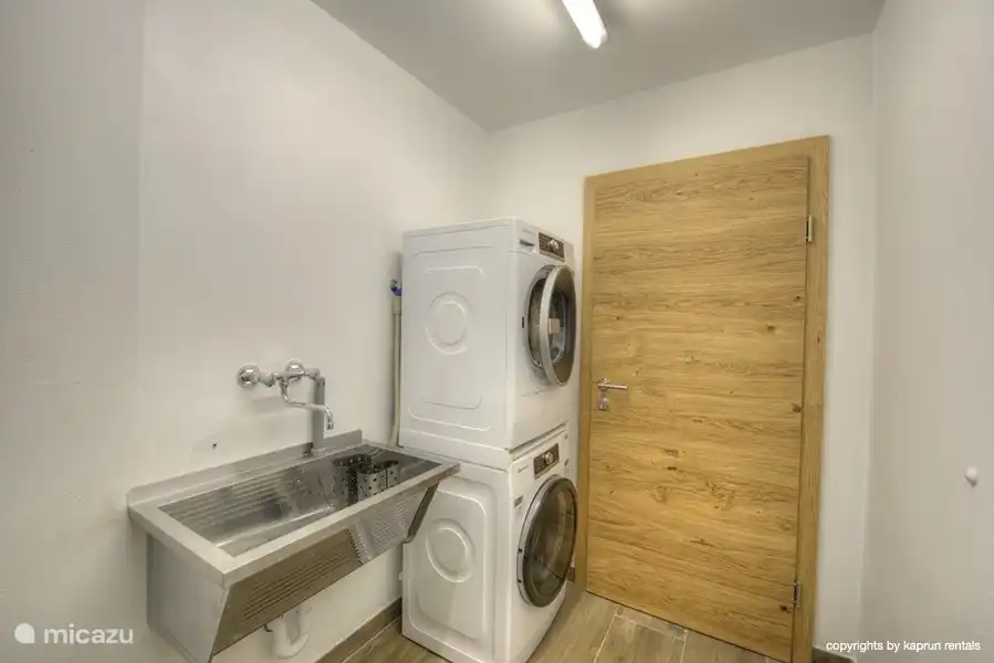 De sauna in het chalet. Gedeeld met maar 2 appartementen, dus altijd ruimte en rust!