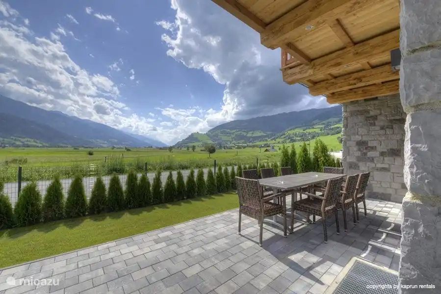 Prachtig uitzicht vanuit de luxe tuin.