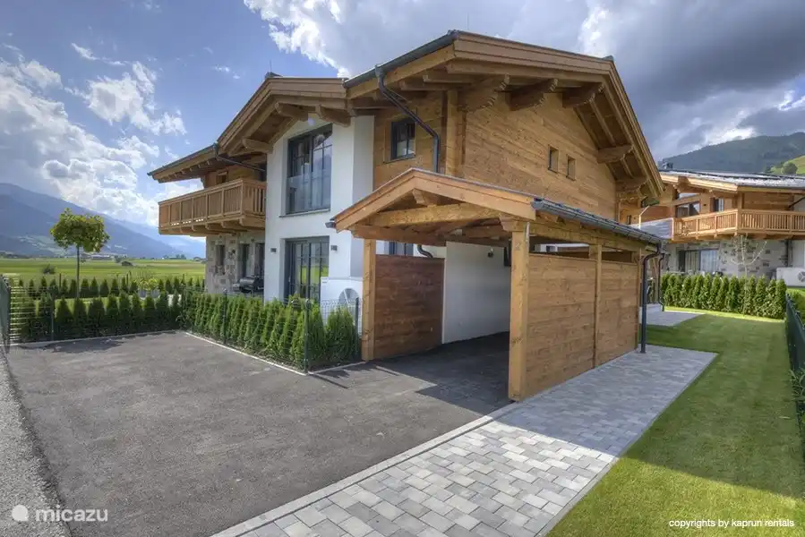 Altijd voldoende ruimte voor het parkeren van de auto's!