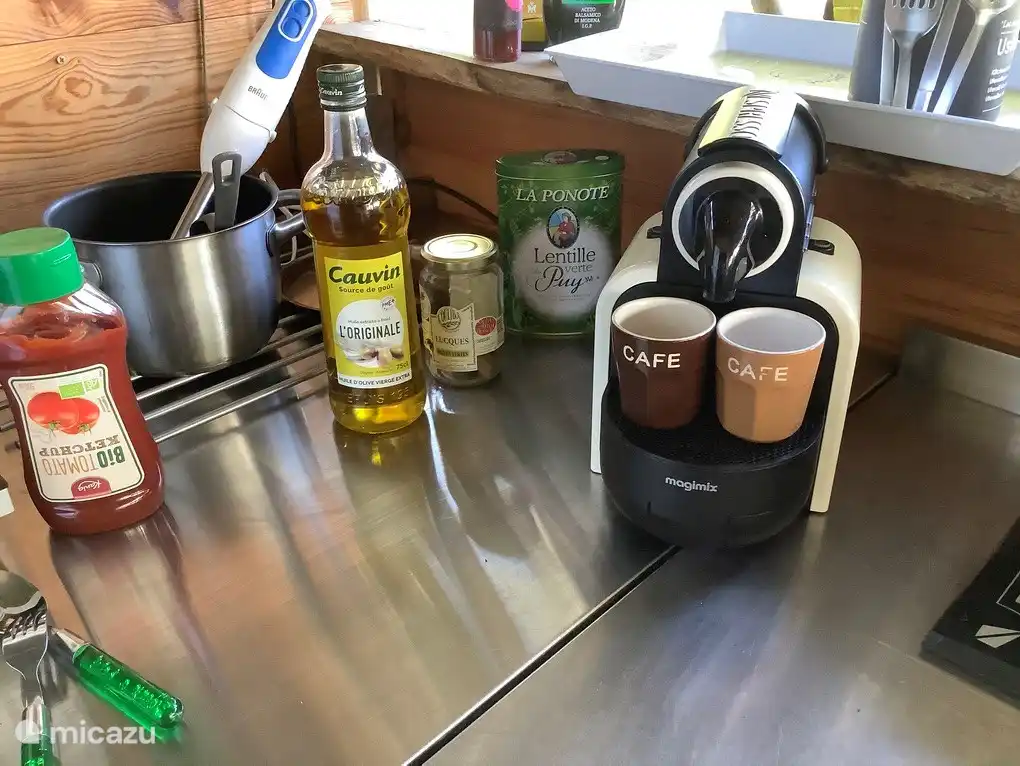 Cocina acogedora al aire libre en la Mirande