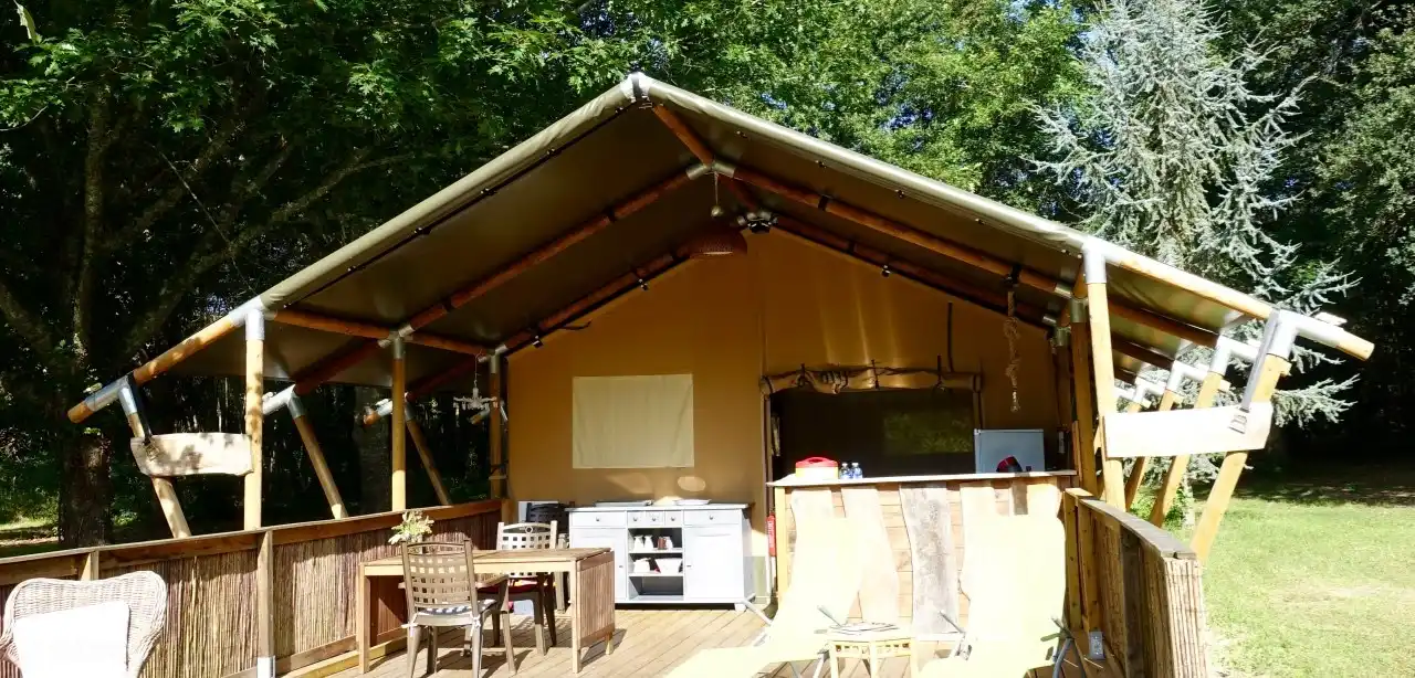 Tienda glamping de lujo la Mirande