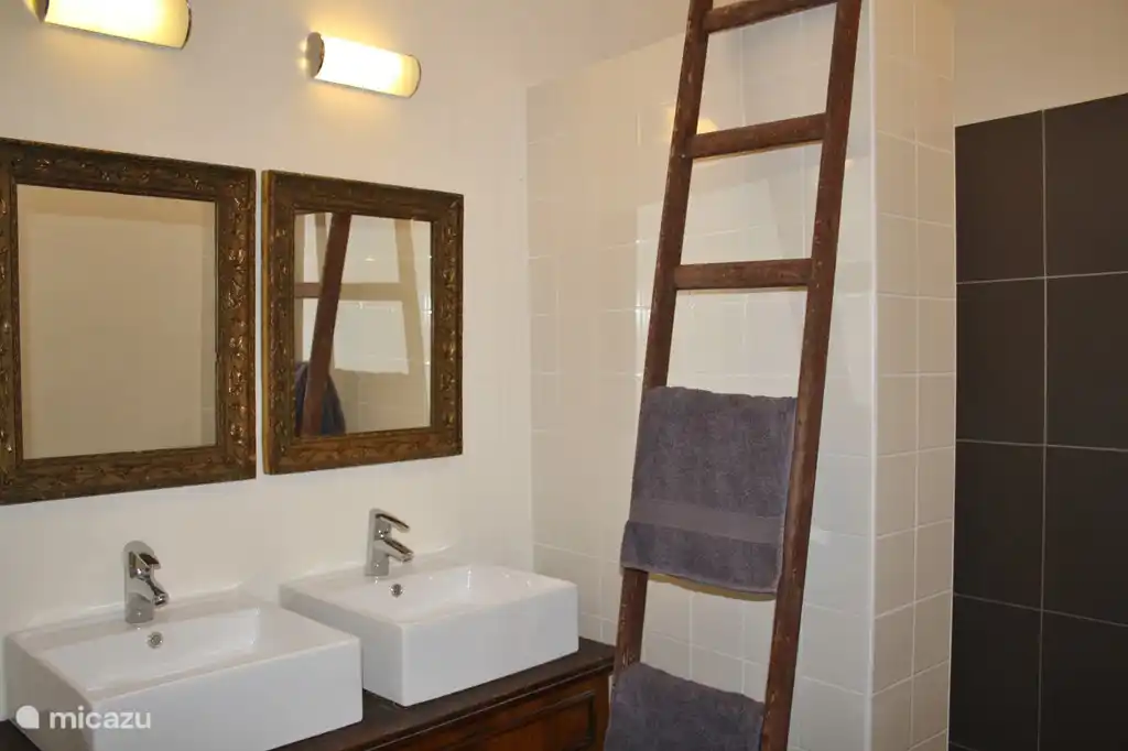 Salle de bain 1