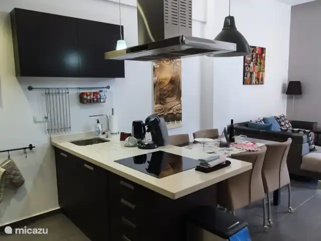 casa vacacional en España, Costa Blanca, Orihuela Costa – Golfo y Mar Cocina moderna con isla con todas las comodidades.